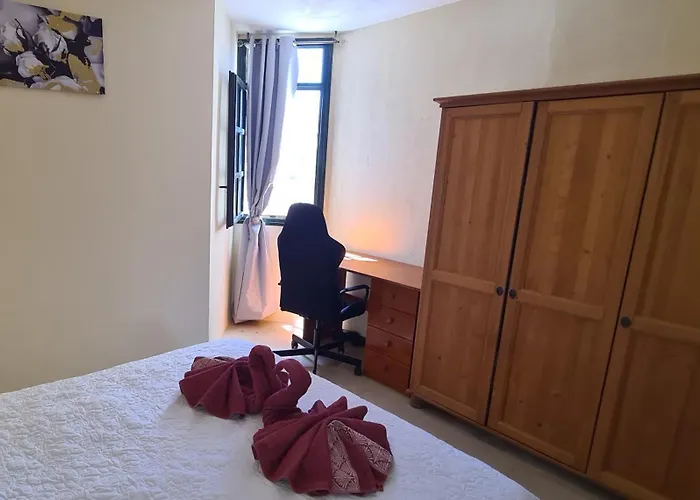 Sunny With Pool View By Ocean شقة *