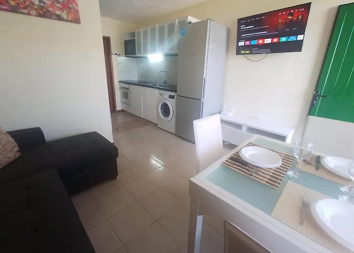 Sunny With Pool View By Ocean *