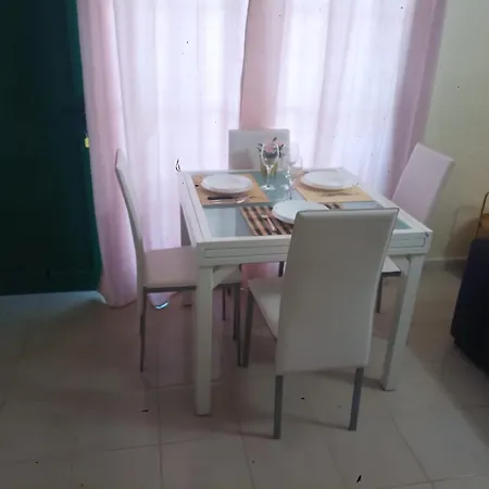 Sunny With Pool View By Ocean 아파트